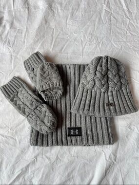 Under Armour Gray Cable-Knit Hat, Scarf & Mittens Set